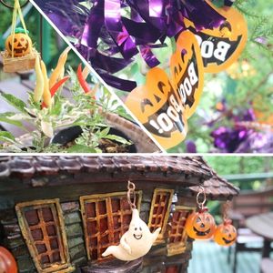 お店の入り口の様子。ジャックオランタンやおばけのモチーフなど、可愛らしいハロウィンの飾りつけがたくさん
