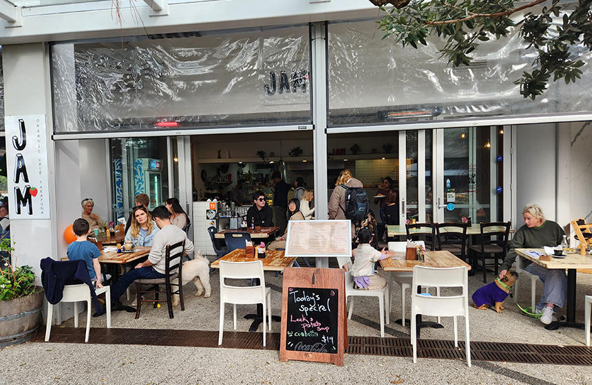 カフェのテラス席