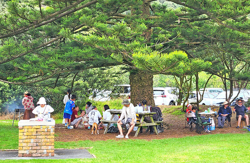 クリスマスは犬も連れて野外でバーベキューが王道の過ごし方。