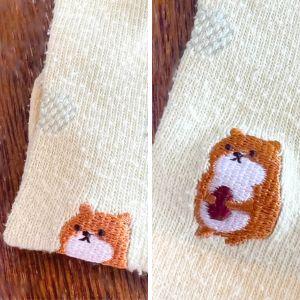柴犬グッズだと信じてお迎えした靴下。家に帰ってよくよく見たら、犬ですらない「ハムスター」だった世界線がこちらです。