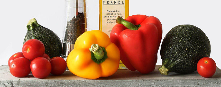 抗酸化、免疫強化にも。食事を通して犬と楽しむ季節の味わい、夏野菜。