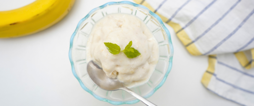 初めてでも安心！犬が喜ぶ手作りごはんレシピ ＃フローズンバナナヨーグルト